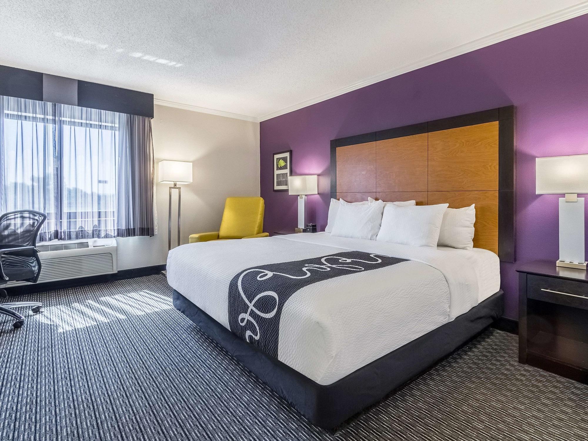 Готель La Quinta By Wyndham Cleveland - Airport North Екстер'єр фото