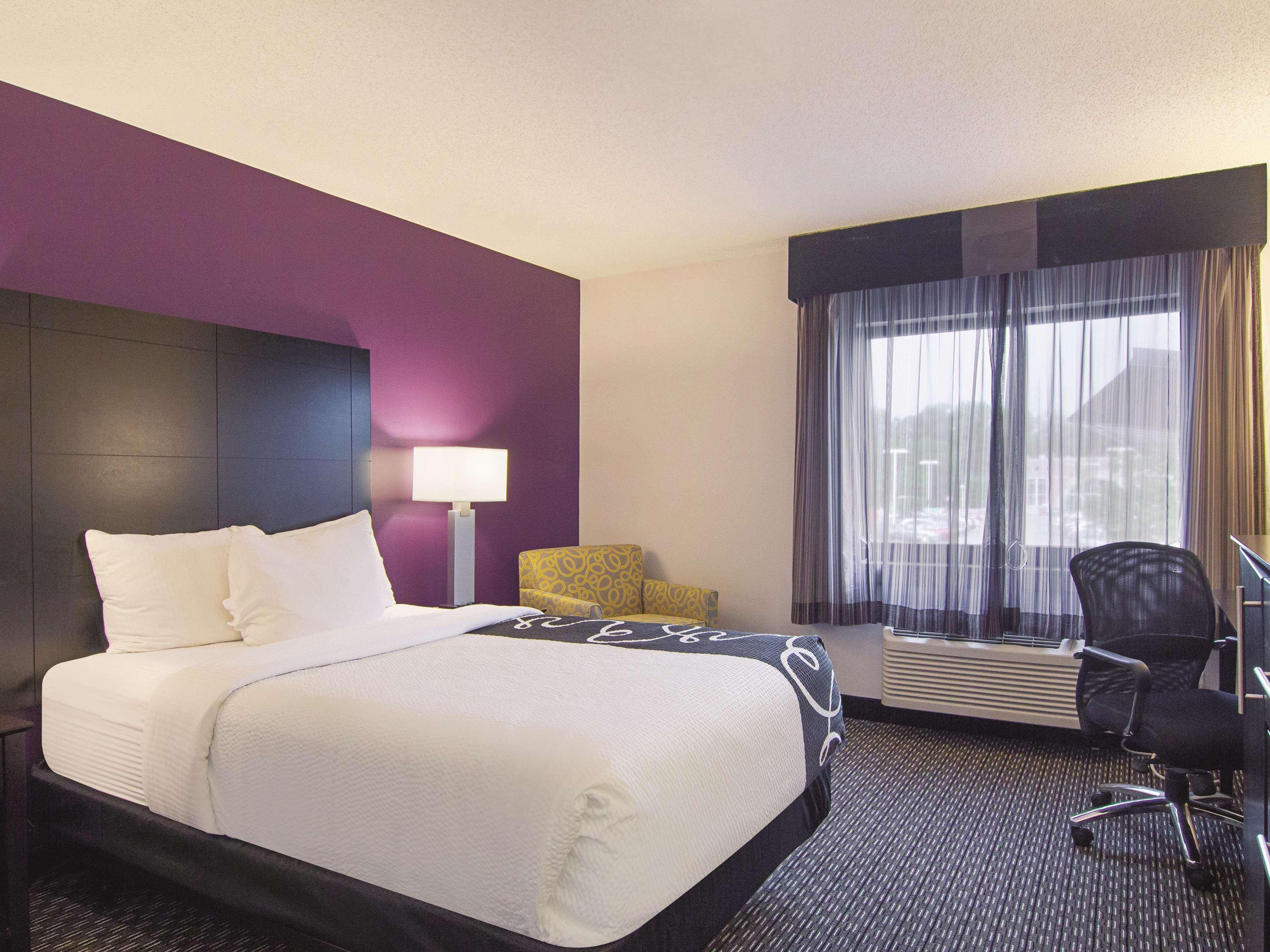 Готель La Quinta By Wyndham Cleveland - Airport North Екстер'єр фото