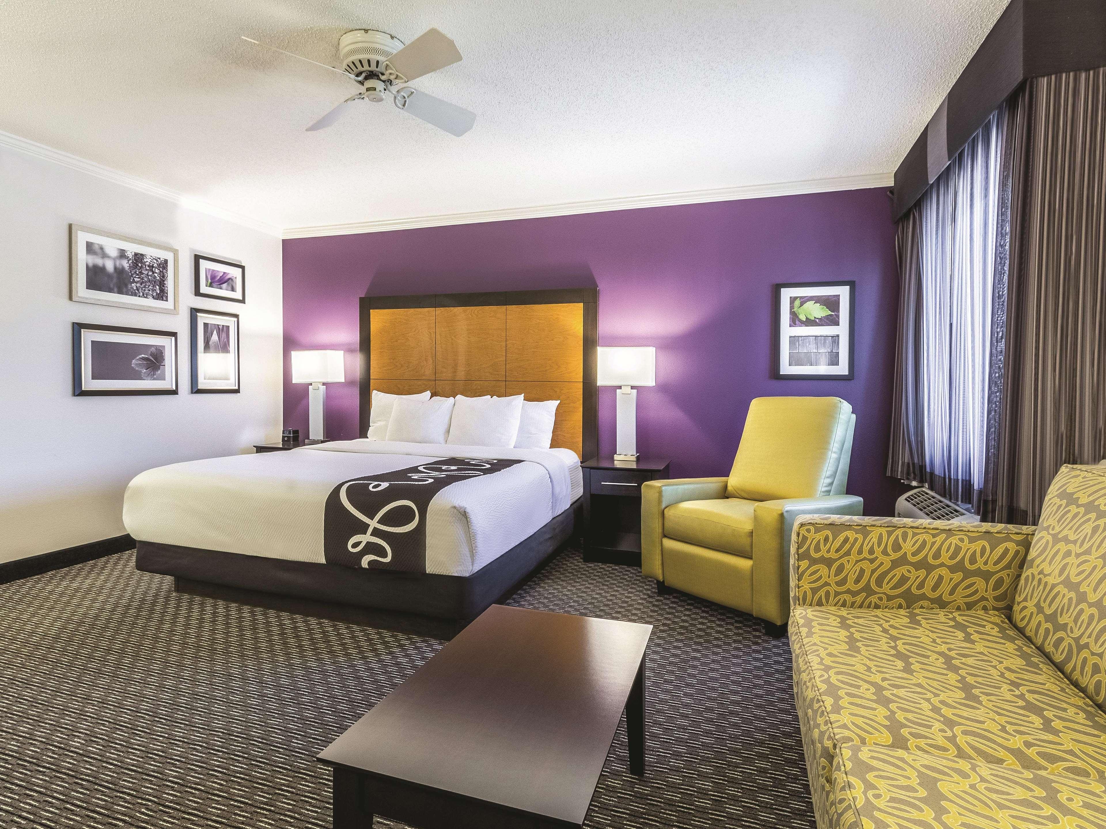 Готель La Quinta By Wyndham Cleveland - Airport North Екстер'єр фото