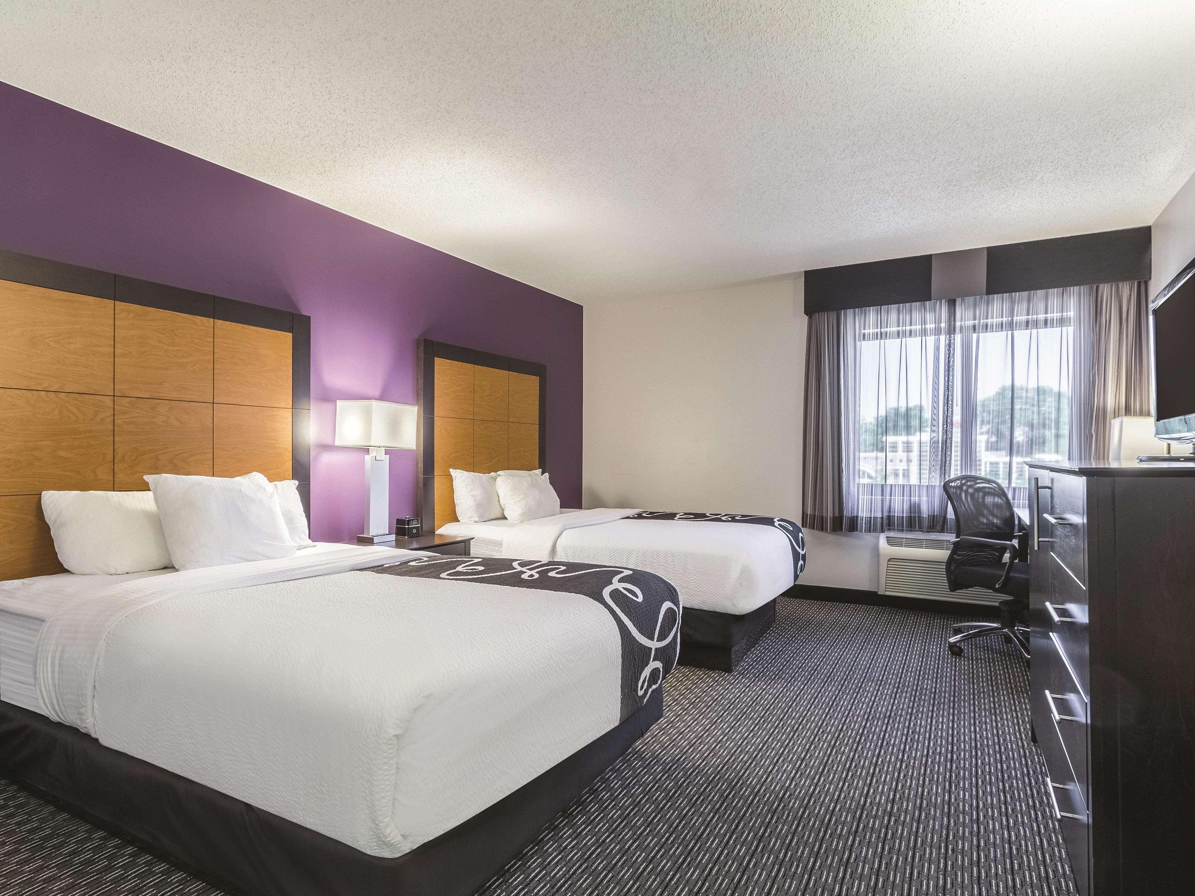 Готель La Quinta By Wyndham Cleveland - Airport North Екстер'єр фото