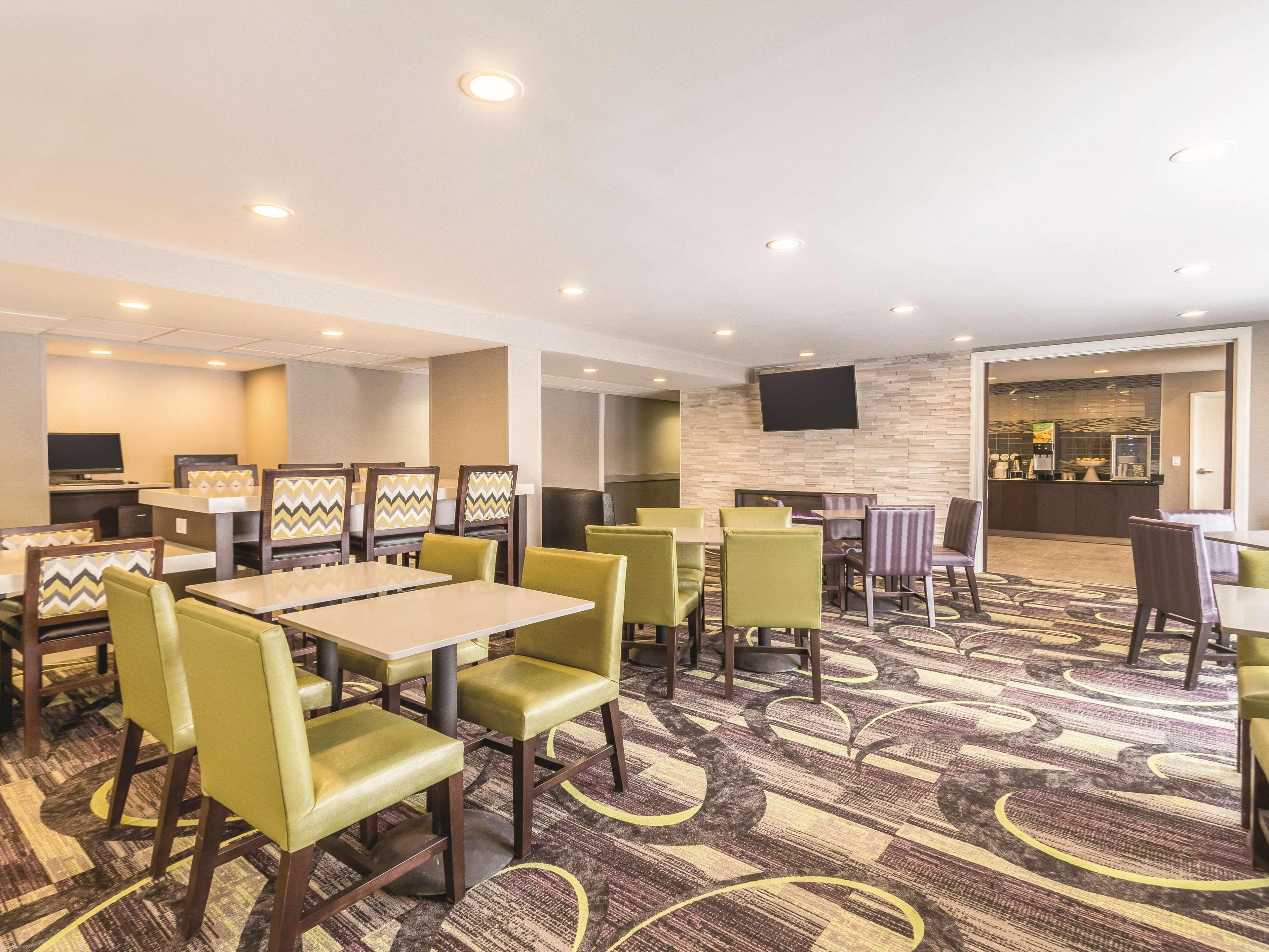 Готель La Quinta By Wyndham Cleveland - Airport North Екстер'єр фото