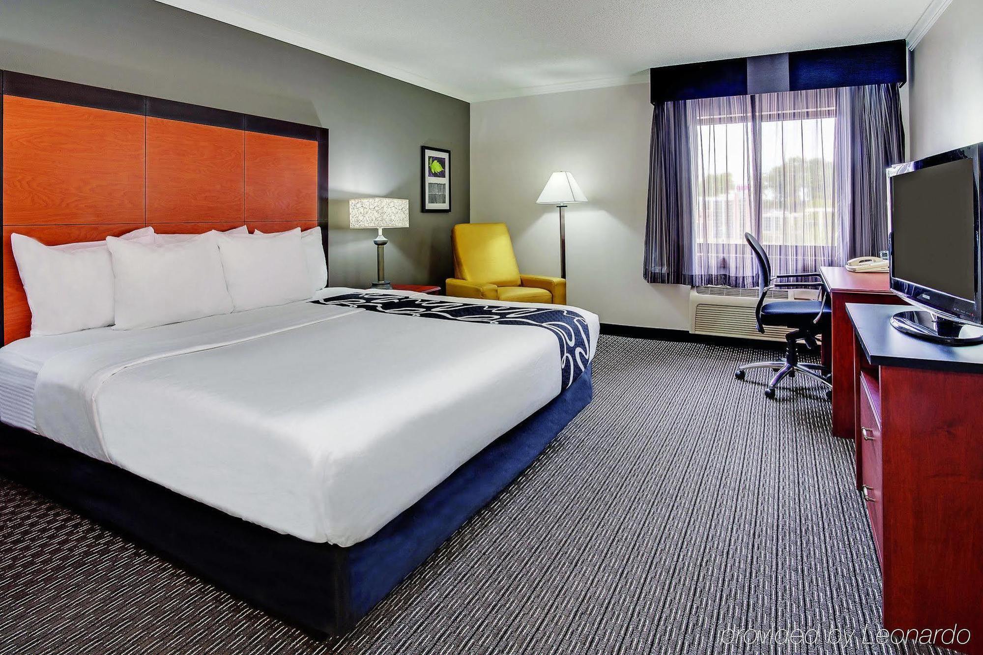 Готель La Quinta By Wyndham Cleveland - Airport North Екстер'єр фото