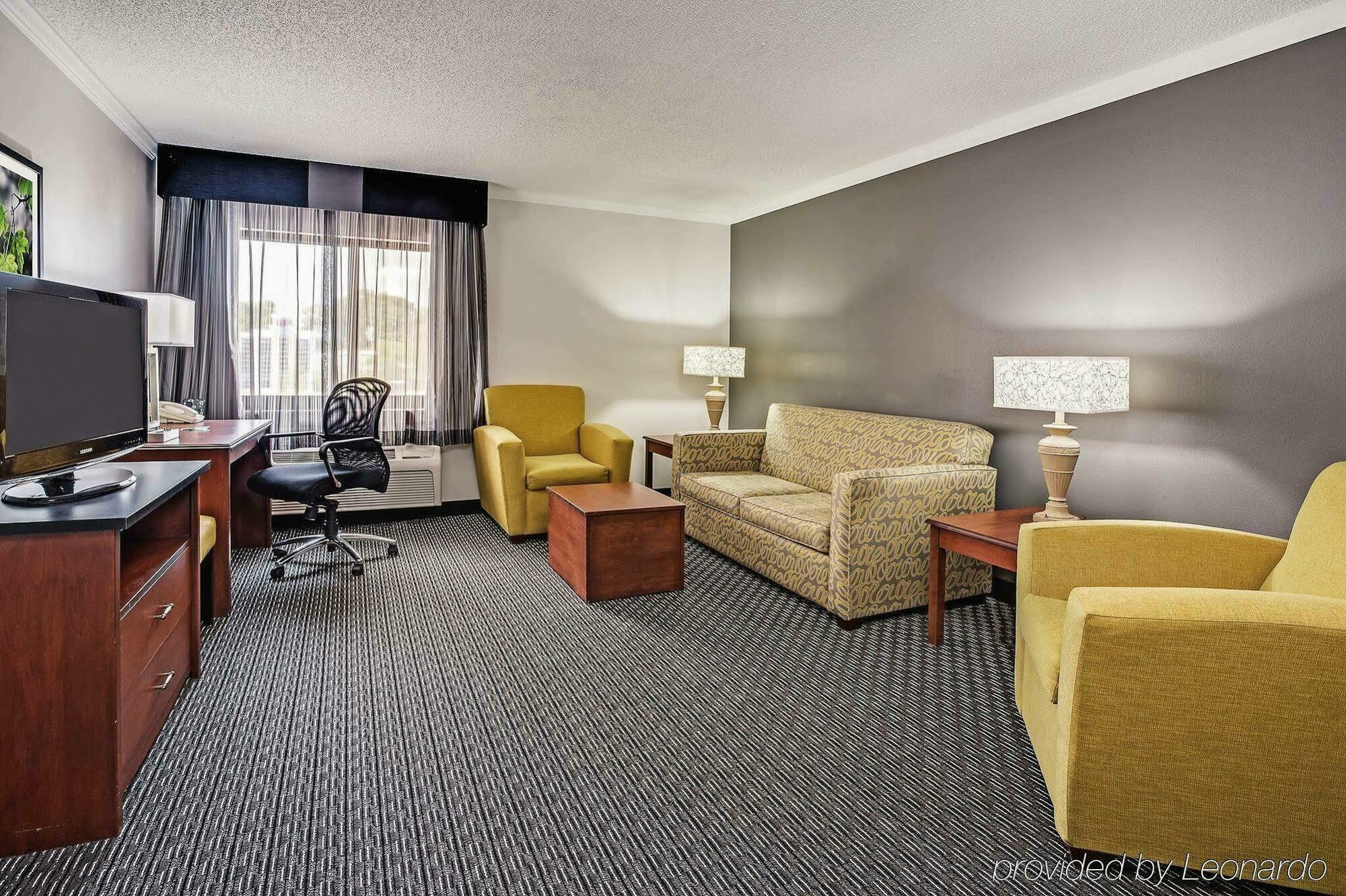 Готель La Quinta By Wyndham Cleveland - Airport North Екстер'єр фото