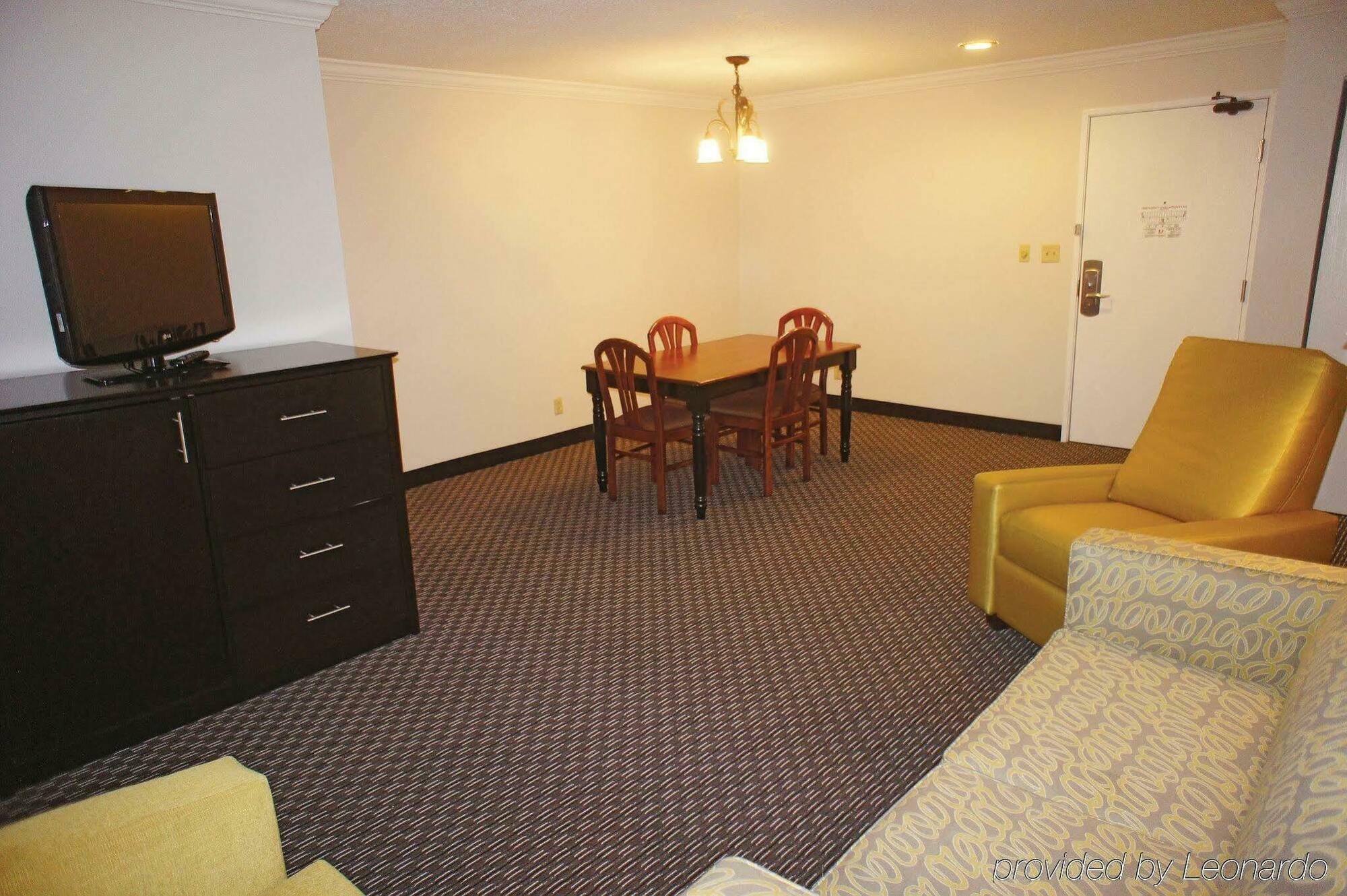 Готель La Quinta By Wyndham Cleveland - Airport North Екстер'єр фото