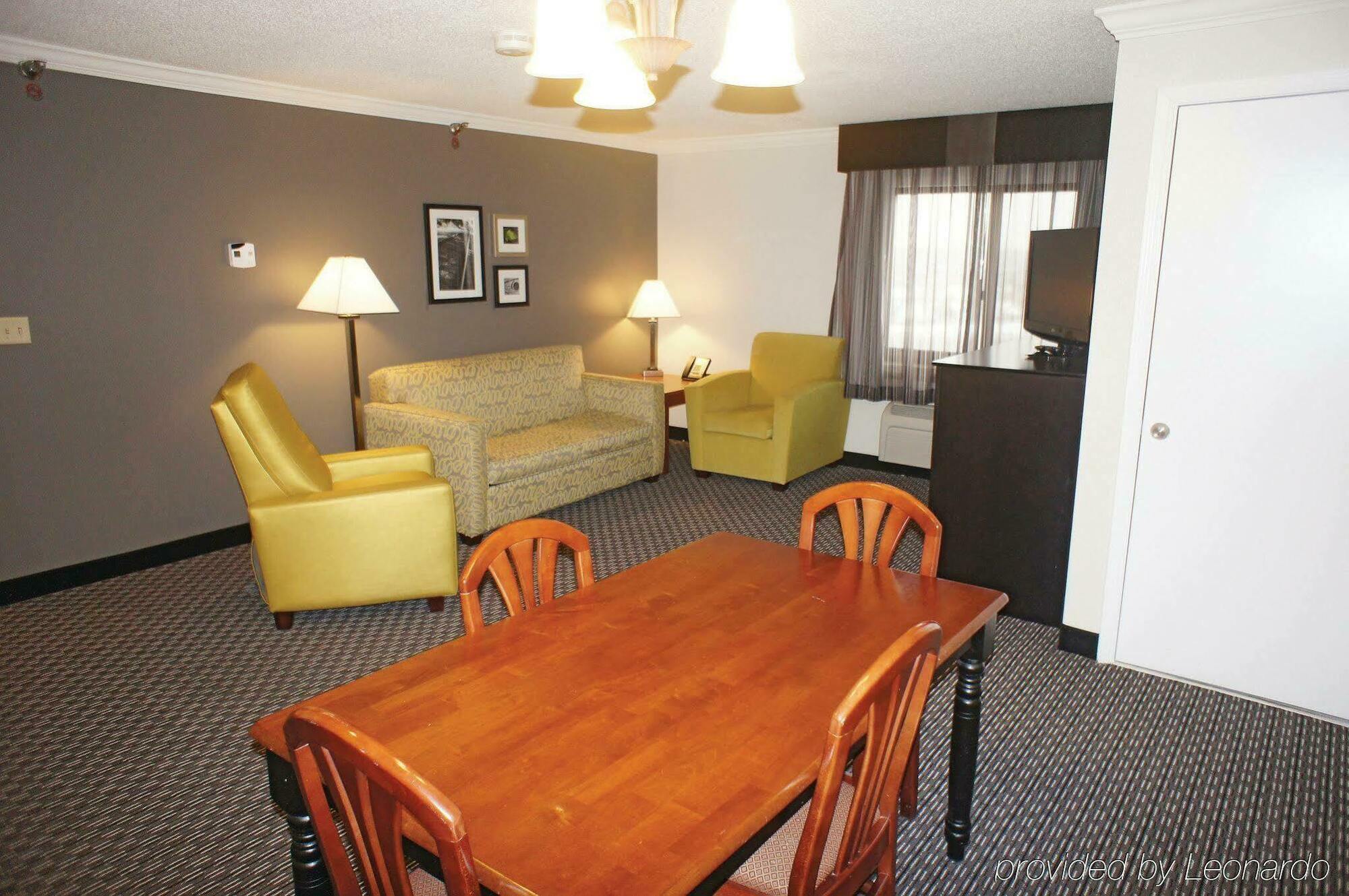 Готель La Quinta By Wyndham Cleveland - Airport North Екстер'єр фото